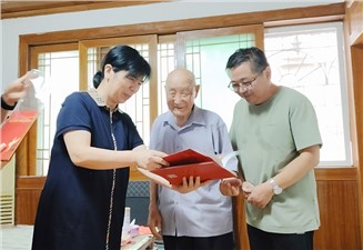 溫情傳遞 歲月禮贊 | 集團開展離休老干部國慶慰問