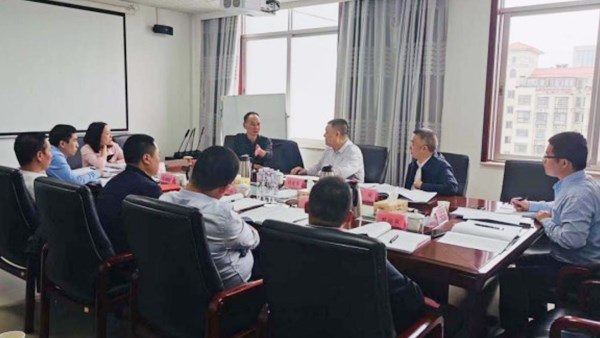 弘揚(yáng)憲法精神，共建法治社會(huì)