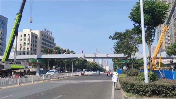 4天，架起兩座天橋！
